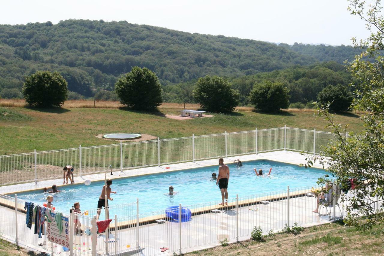 Bed and Breakfast Domaine Les Teuilleres Lacam-dʼOurcet Exterior foto