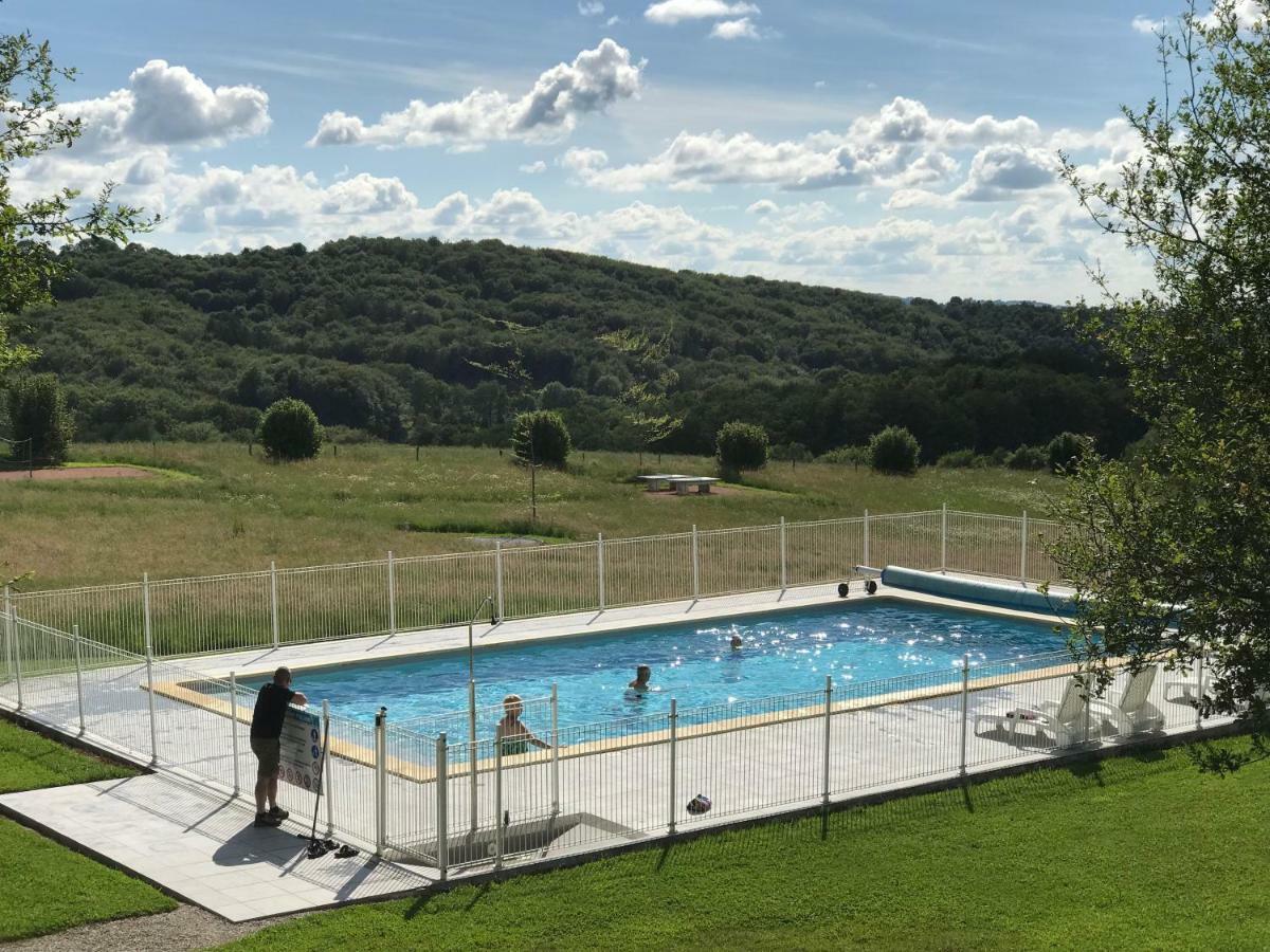 Bed and Breakfast Domaine Les Teuilleres Lacam-dʼOurcet Exterior foto